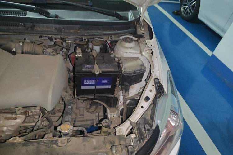 Used Toyota Vios 2014 1.3L Manual Value Edition Engine Bay Left