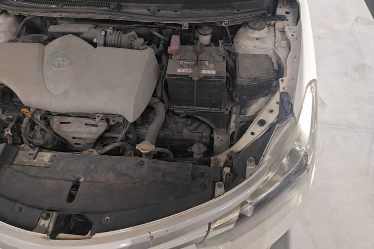 Used Toyota Vios 2014 1.3L Manual Xiang Edition Engine Bay Left