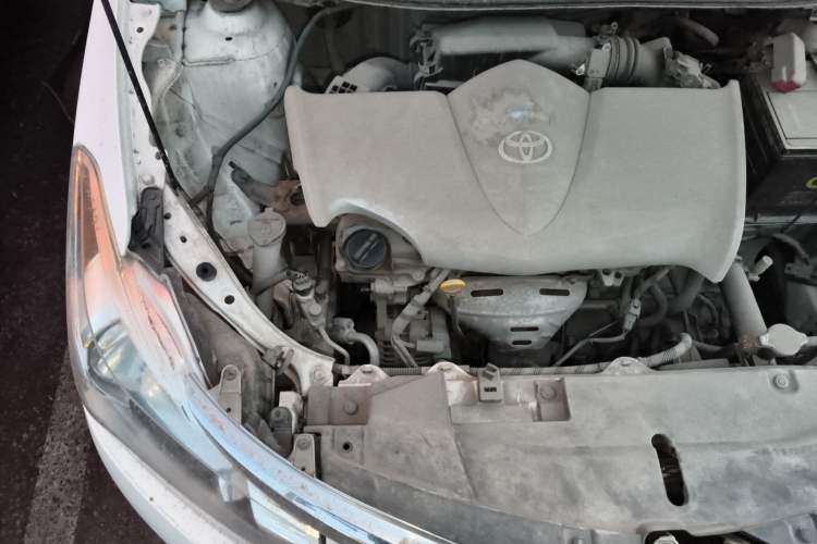 Used Toyota Vios 2014 1.5L Automatic ZhiZhen Edition Engine Bay Right