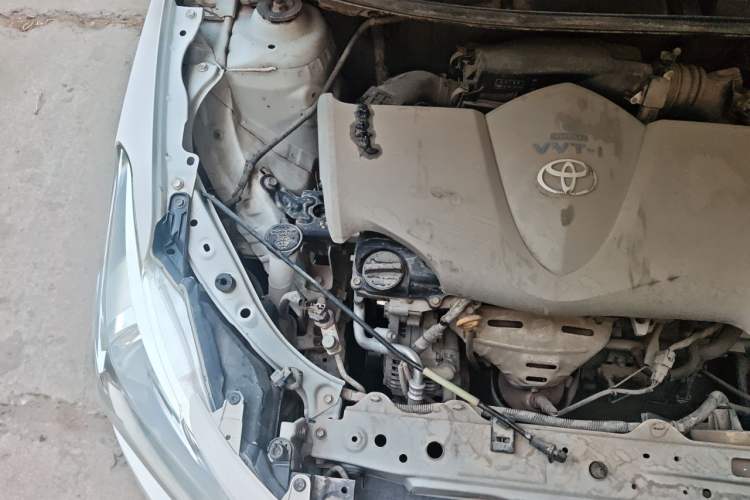 Used Toyota Vios 2014 1.3L Manual Value Edition Engine Bay Right