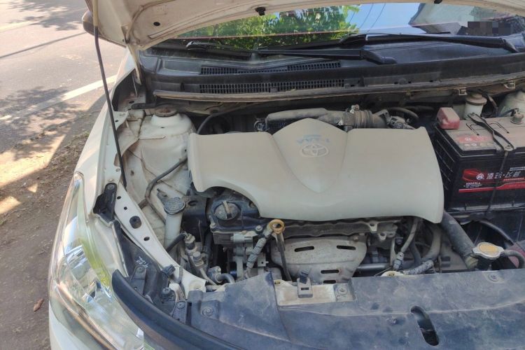 Used Toyota Vios 2014 1.3L Manual Value Edition Engine Bay Right