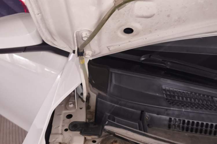 Used Toyota Vios 2014 1.5L Manual ZhiZhen Edition Engine Bay Right