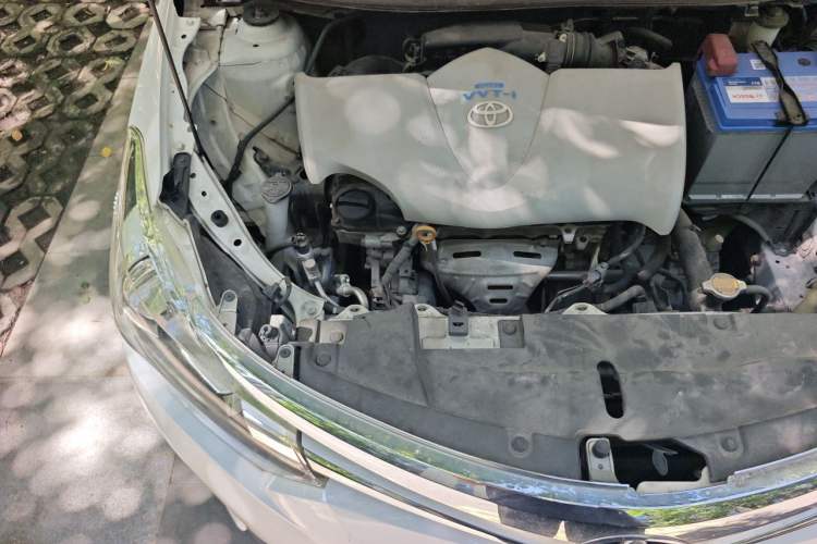 Used Toyota Vios 2014 1.5L Automatic ZhiZhen Edition Engine Bay Right