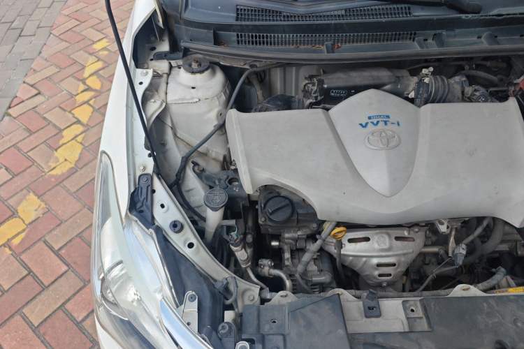 Used Toyota Vios 2014 1.5L Manual ZhiZhen Edition Engine Bay Right