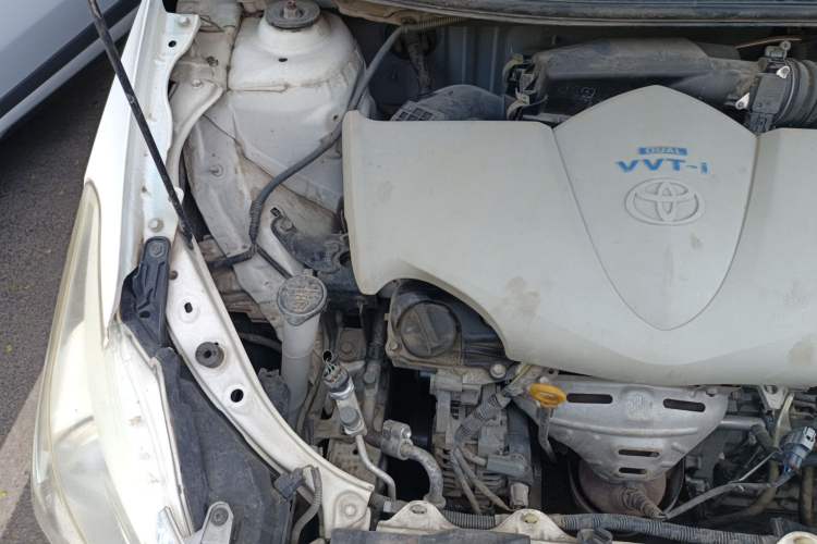 Used Toyota Vios 2014 1.5L Automatic ZhiZhen Edition Engine Bay Right