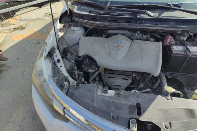 Used Toyota Vios 2014 1.5L Manual Smart Edition Engine Bay Right