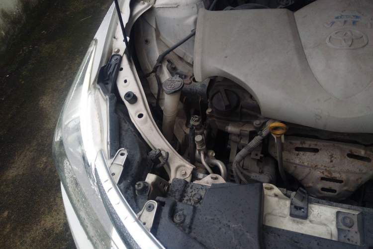 Used Toyota Vios 2014 1.5L Automatic ZhiZhen Edition Engine Bay Right
