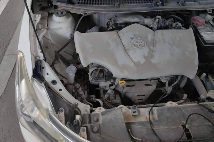 Used Toyota Vios 2014 1.5L Automatic ZhiZhen Edition Engine Bay Right
