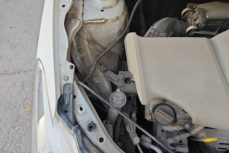 Used Toyota Vios 2014 1.3L Manual Xiang Edition Engine Bay Right