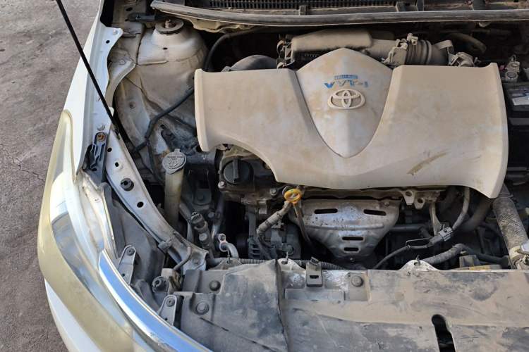 Used Toyota Vios 2014 1.5L Automatic ZhiShang Edition Engine Bay Right