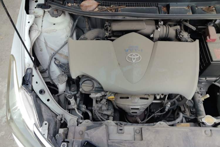 Used Toyota Vios 2014 1.5L Automatic ZhiZhen Edition Engine Bay Right
