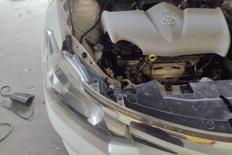 Used Toyota Vios 2014 1.5L Automatic ZhiZhen Edition Engine Bay Right