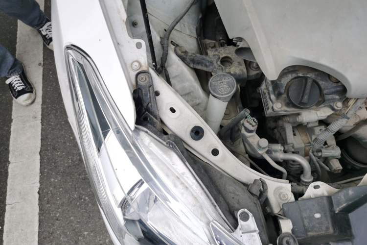 Used Toyota Vios 2014 1.5L Automatic ZhiZhen Edition Engine Bay Right