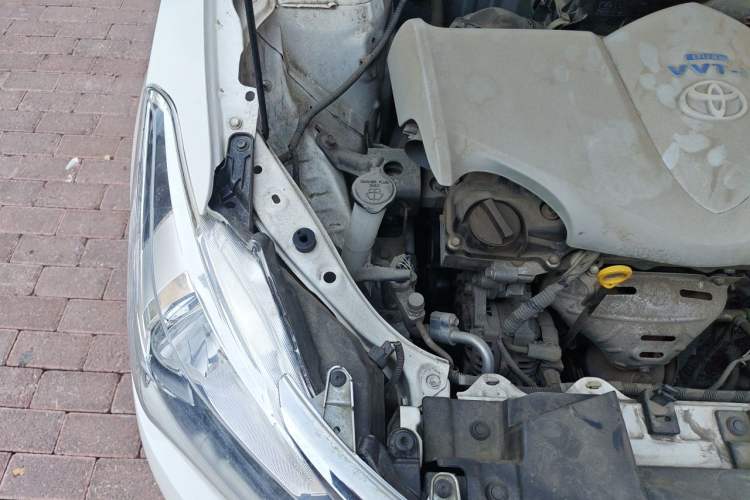 Used Toyota Vios 2014 1.5L Automatic ZhiZhen Edition Engine Bay Right