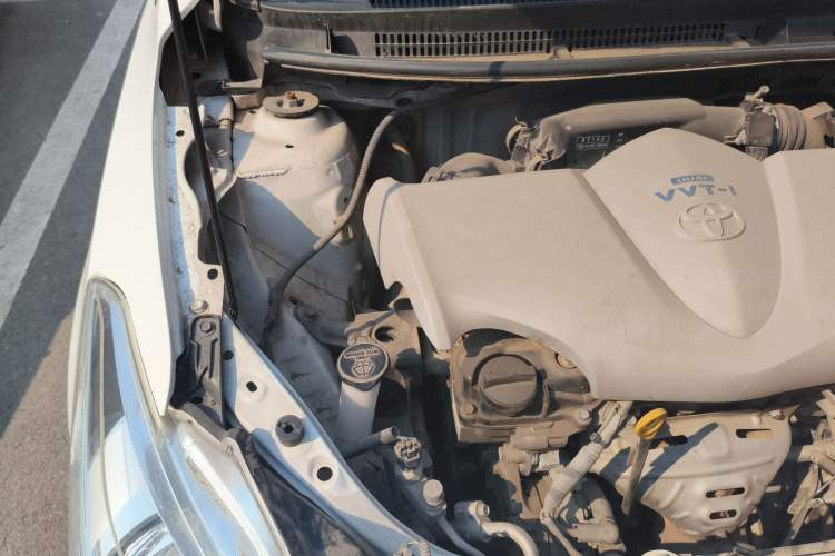 Used Toyota Vios 2014 1.5L Automatic ZhiZhen Edition Engine Bay Right