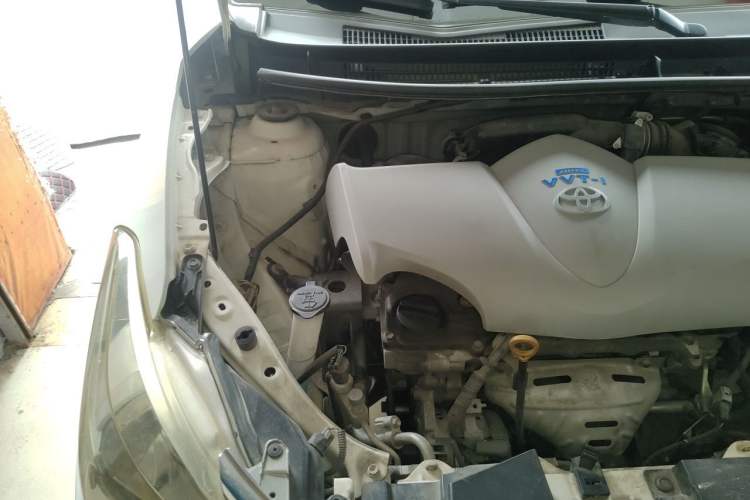 Used Toyota Vios 2014 1.5L Automatic ZhiZhen Edition Engine Bay Right