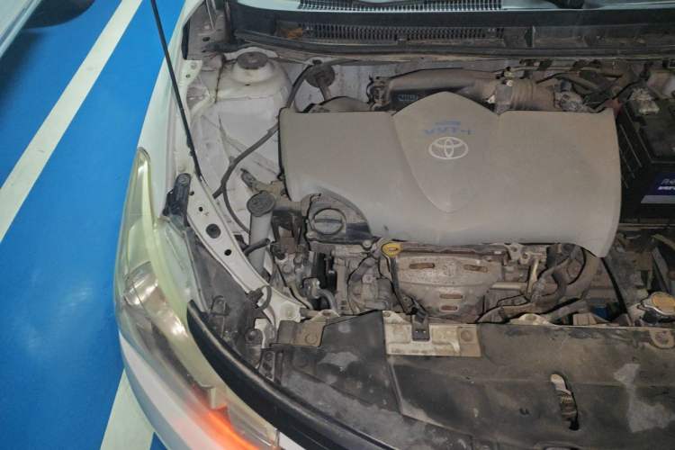 Used Toyota Vios 2014 1.3L Manual Value Edition Engine Bay Right