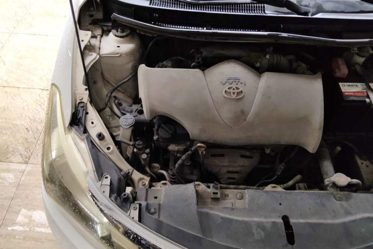 Used Toyota Vios 2014 1.5L Automatic ZhiZhen Edition Engine Bay Right