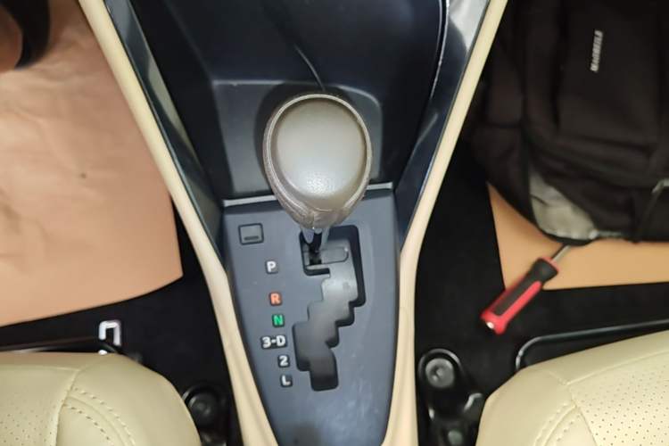 Used Toyota Vios 2014 1.3L Automatic Standard Edition Gear Lever