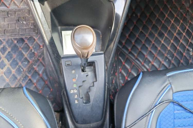 Used Toyota Vios 2014 1.3L Automatic Standard Edition Gear Lever