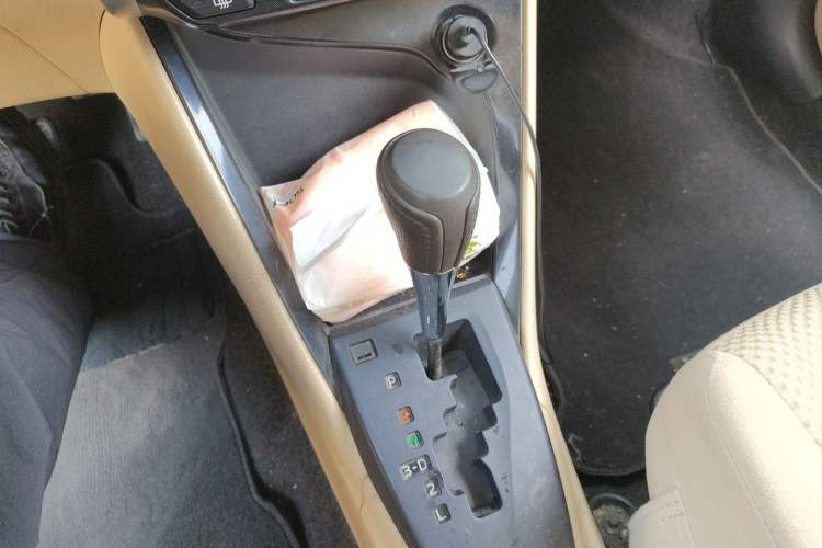 Used Toyota Vios 2014 1.3L Automatic Standard Edition Gear Lever