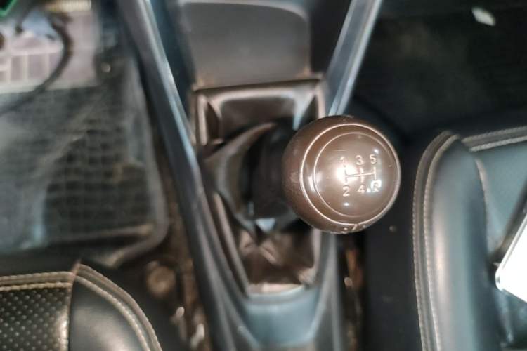 Used Toyota Vios 2014 1.3L Manual Value Edition Gear Lever