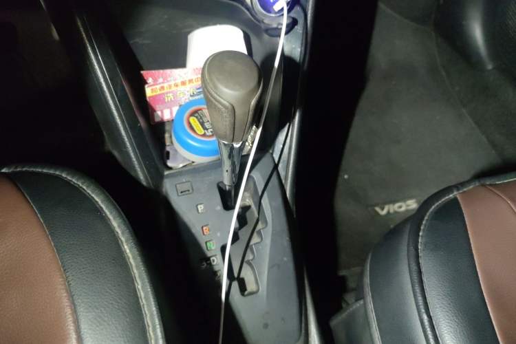 Used Toyota Vios 2014 1.3L Automatic Standard Edition Gear Lever