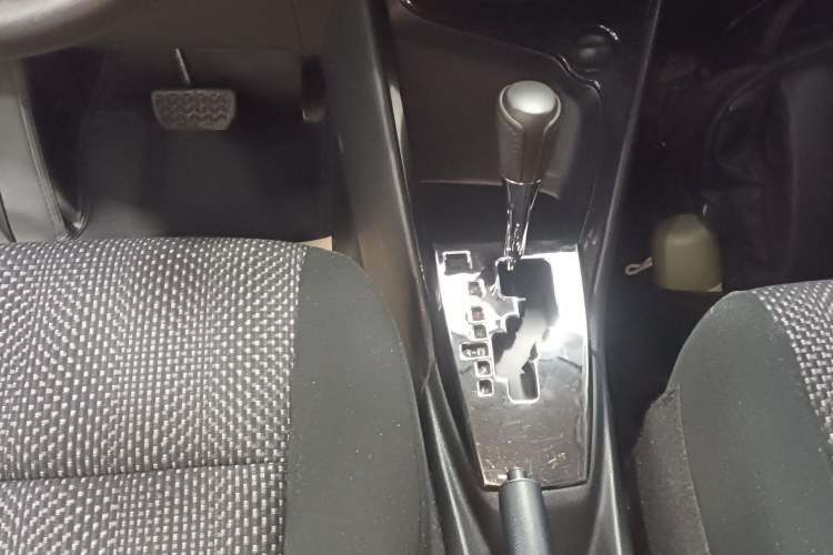 Used Toyota Vios 2014 1.3L Automatic Standard Edition Gear Lever