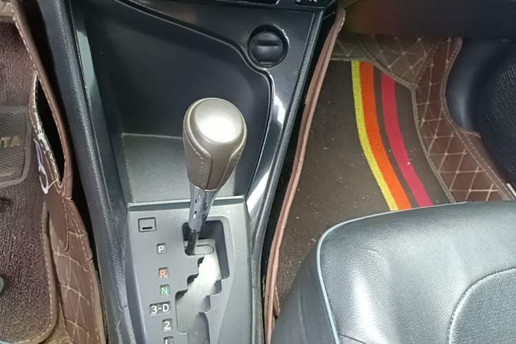 Used Toyota Vios 2014 1.3L Automatic Standard Edition Gear Lever