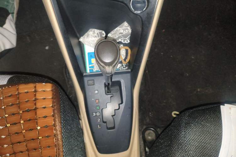 Used Toyota Vios 2014 1.3L Automatic Standard Edition Gear Lever
