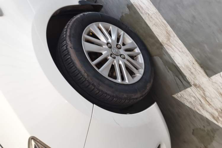 Used Toyota Vios 2014 1.5L Manual ZhiZhen Edition Left Front Wheel Hub