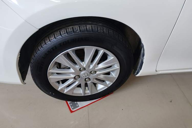 Used Toyota Vios 2014 1.5L Automatic Smart Edition Left Front Wheel Hub