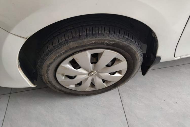 Used Toyota Vios 2014 1.3L Manual Value Edition Left Front Wheel Hub