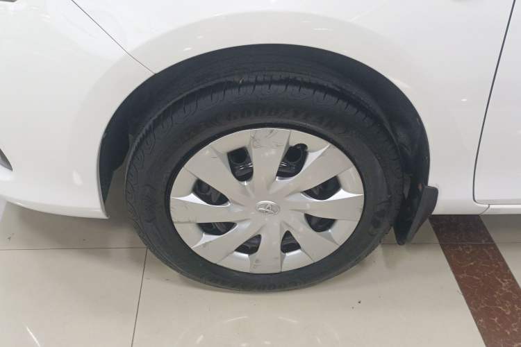 Used Toyota Vios 2014 1.3L Automatic Standard Edition Left Front Wheel Hub