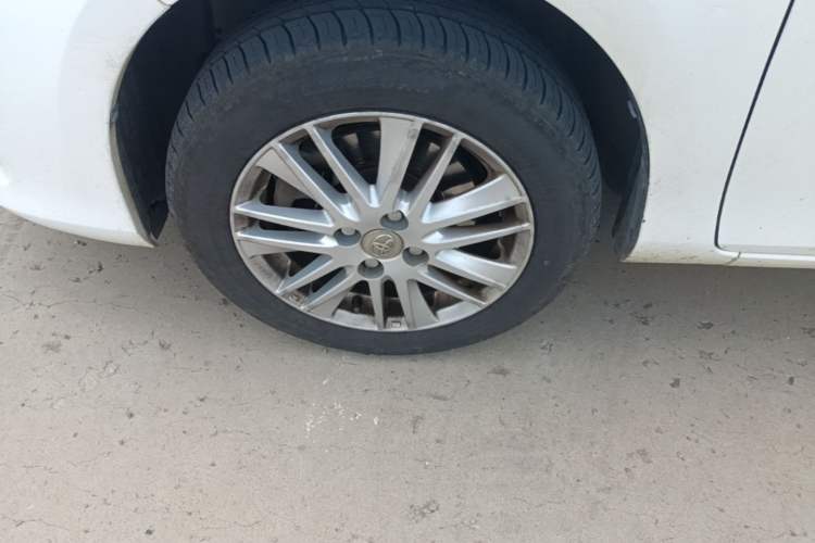 Used Toyota Vios 2014 1.3L Automatic Standard Edition Left Front Wheel Hub