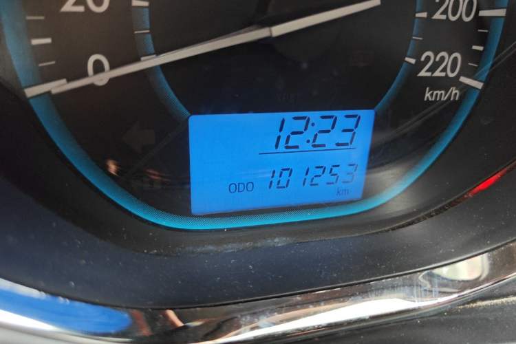 Used Toyota Vios 2014 1.5L Manual ZhiZhen Edition Odometer Close Up