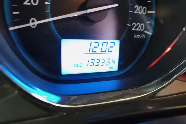 Used Toyota Vios 2014 1.5L Manual ZhiZhen Edition Odometer Close Up
