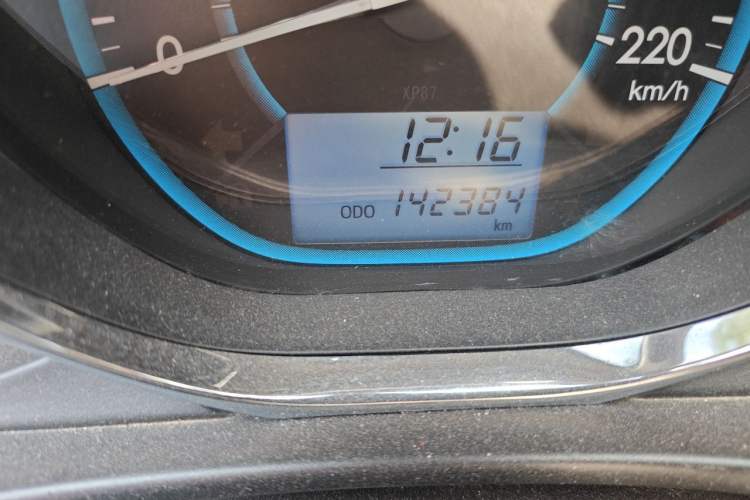 Used Toyota Vios 2014 1.3L Manual Value Edition Odometer Close Up