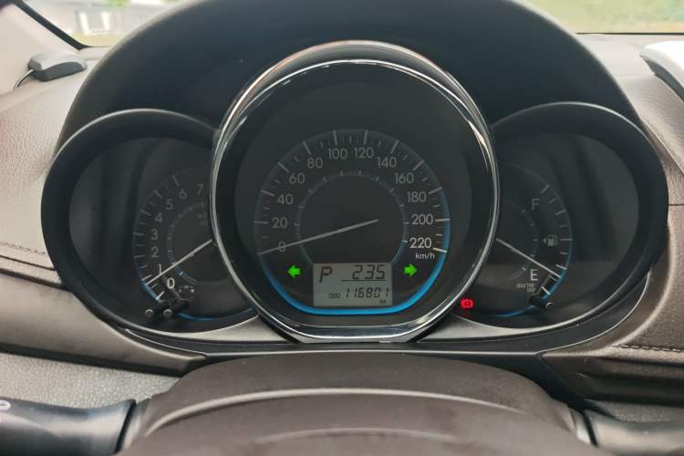 Used Toyota Vios 2014 1.5L Automatic ZhiZhen Edition Odometer Close Up