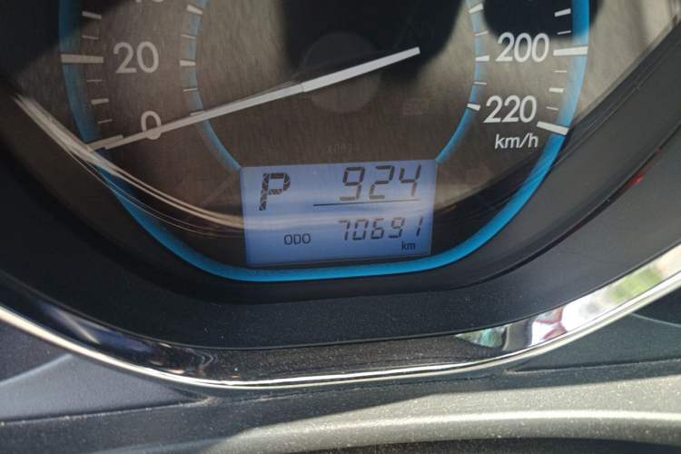 Used Toyota Vios 2014 1.5L Automatic ZhiZhen Edition Odometer Close Up