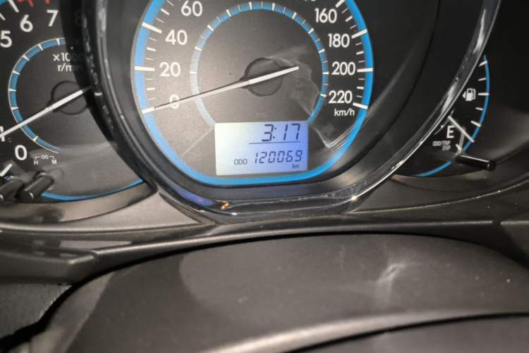 Used Toyota Vios 2014 1.5L Manual ZhiZhen Edition Odometer Close Up