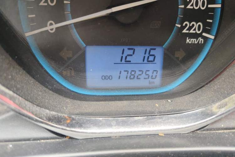Used Toyota Vios 2014 1.3L Manual Xiang Edition Odometer Close Up