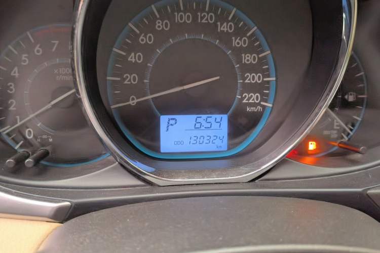 Used Toyota Vios 2014 1.5L Automatic ZhiShang Edition Odometer Close Up