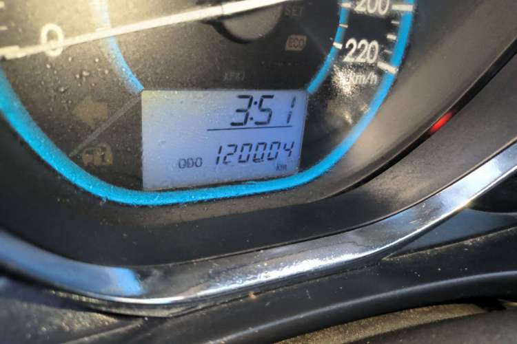 Used Toyota Vios 2014 1.3L Manual Xiang Edition Odometer Close Up
