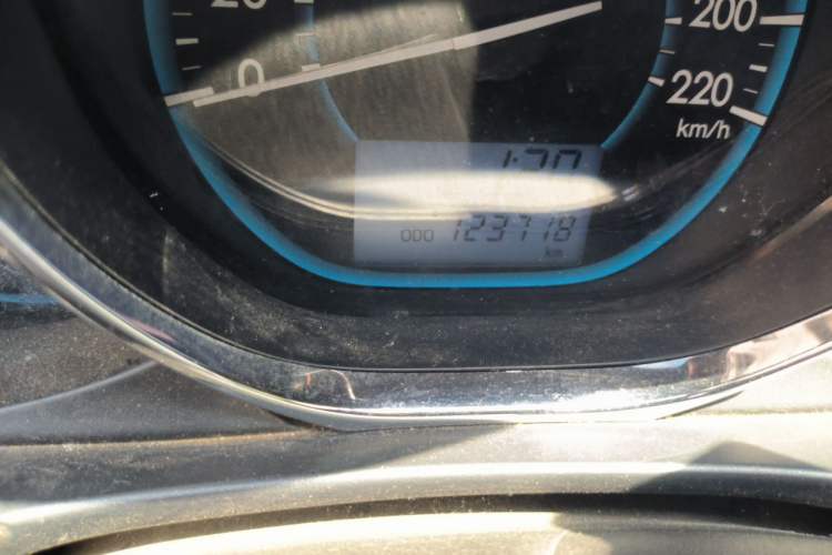 Used Toyota Vios 2014 1.3L Manual Value Edition Odometer Close Up