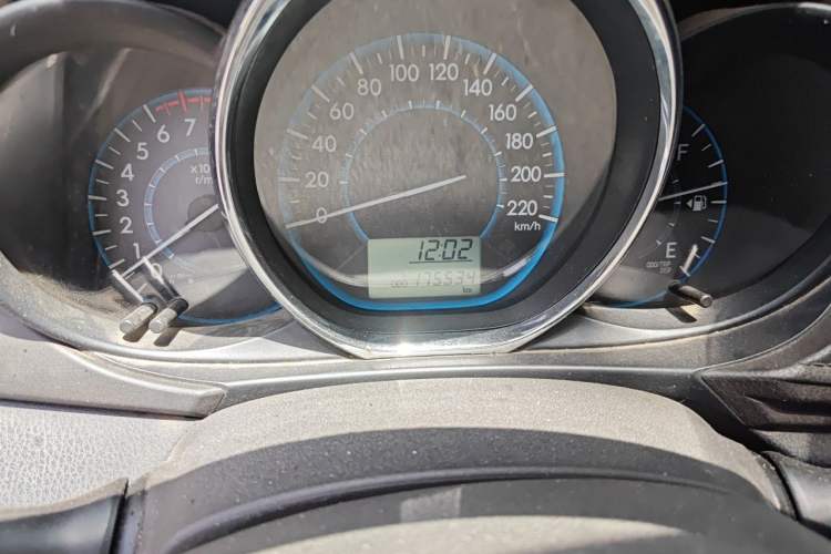 Used Toyota Vios 2014 1.3L Manual Xiang Edition Odometer Close Up