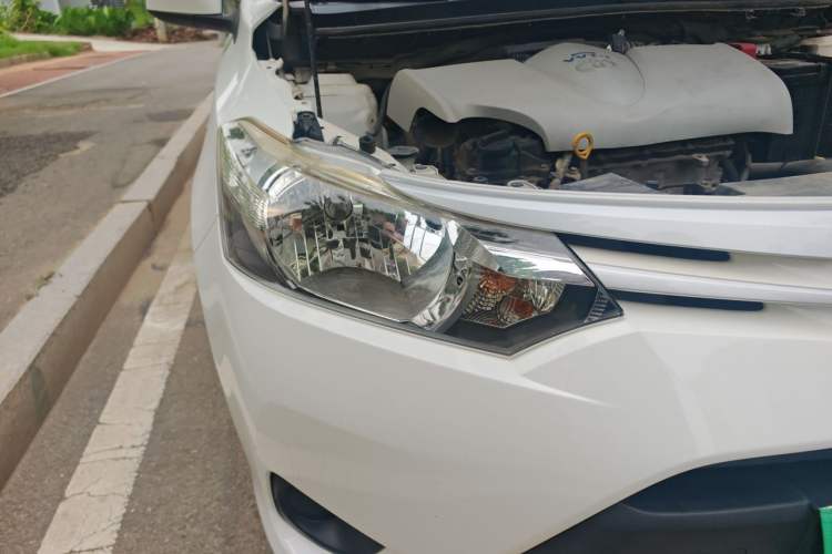 Used Toyota Vios 2014 1.3L Automatic Standard Edition Right Front Headlight