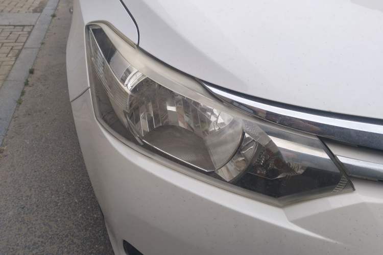 Used Toyota Vios 2014 1.3L Manual Value Edition Right Front Headlight
