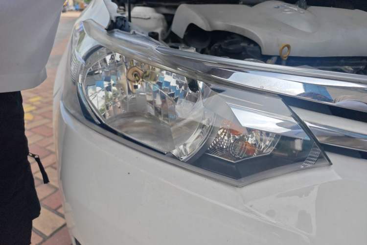 Used Toyota Vios 2014 1.5L Manual ZhiZhen Edition Right Front Headlight