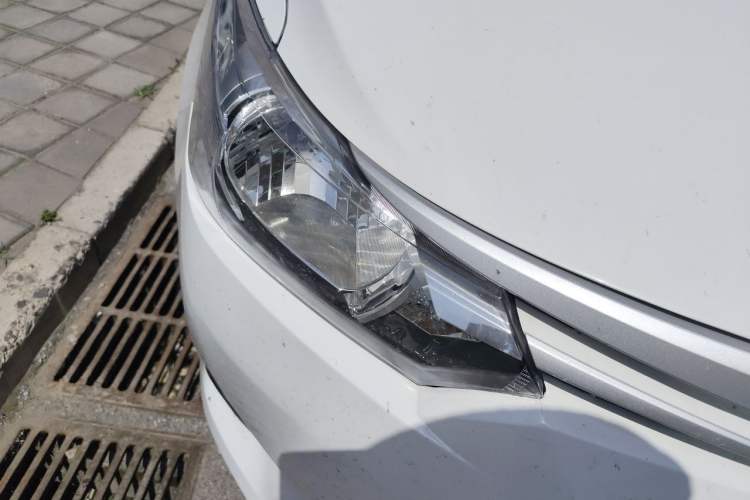 Used Toyota Vios 2014 1.3L Automatic Standard Edition Right Front Headlight
